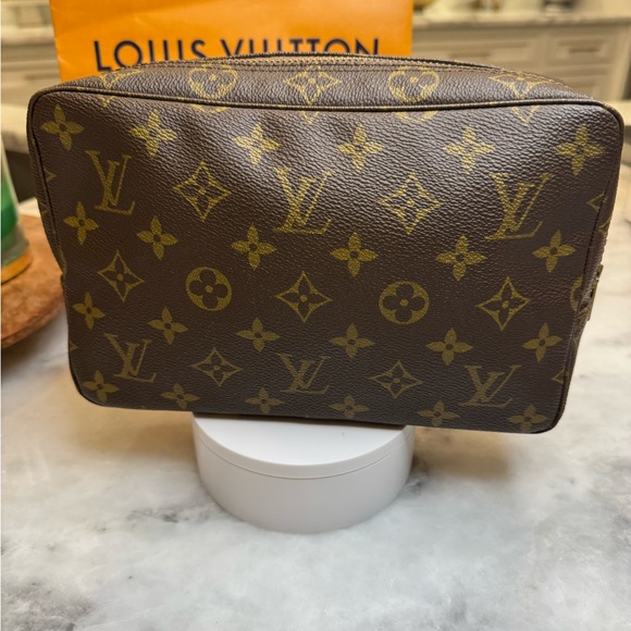 Louis Vuitton Monogram Trousse Toilette - Picture 4 of 14